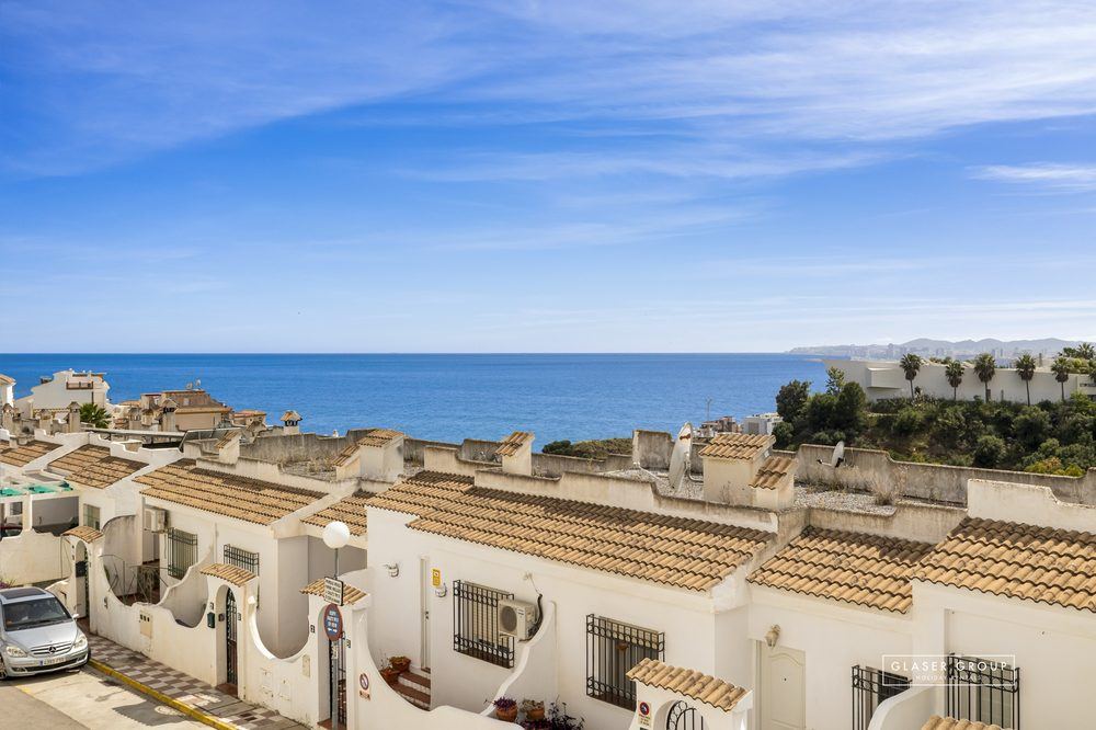 Sea-view apartment — Centro & Puerto